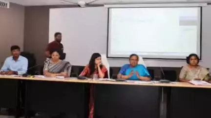 సిద్దిపేట అర్బన్: కలెక్టర్ కార్యాలయంలో వ్యవసాయ శాఖ ఉద్యానవన శాఖ అధికారులకు ఆయిల్ ఫామ్ సాగుపై సమీక్ష నిర్వహించిన జిల్లా కలెక్టర్ హైమావతి