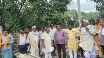 नावकोठी: हसनपुर बागर में पंचायत सरकार भवन निर्माण के लिए चकमुजफ्फर में लेआउट कार्य शुरू, अधिकारी और जनप्रतिनिधि शामिल