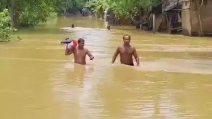 ଭୋଗରାଇ: ଭୋଗରାଇରେ ବିଭିନ୍ନ ଗାଁକୁ ପଶୁଚି ସୁବର୍ଣ୍ଣରେଖା ନଦୀର ତୃତୀୟ ବନ୍ୟା ପାଣି, ସ୍ଥିତି ଅନୁଧ୍ୟାନ କଲେ ତହସିଲଦାର
