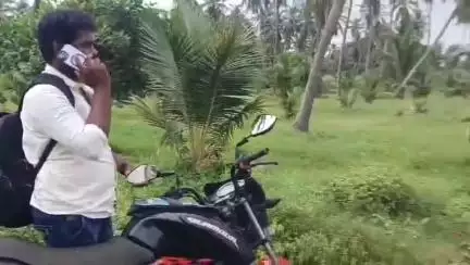 శ్రీకాకుళం: కార్గో ఎయిర్పోర్ట్ నిర్మాణానికి బిడిమి గ్రామంలో సర్వే చేసేందుకు వెళ్లిన అధికారులు, అడ్డుకొని వాగ్వాదానికి దిగిన రైతులు