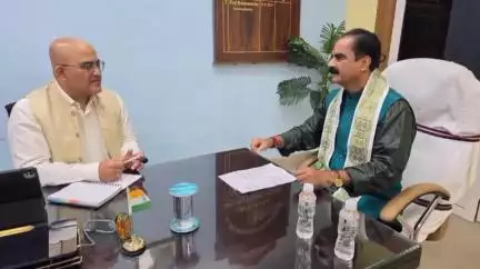 दरभंगा: दरभंगा एम्स के डायरेक्टर के साथ सांसद ने की समीक्षा बैठक, बाउंड्री वॉल निर्माण में तेज़ी लाने के निर्देश