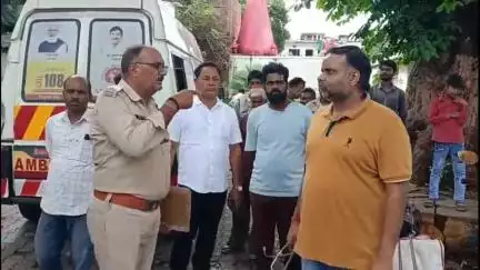 उचेहरा: सिद्धनाथ मंदिर कोरबरा गांव में आकाशीय बिजली गिरने से महिला की मौत, 3 घायल