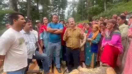 कुल्लू: बिजली महादेव ने देव बानी में रोपवे का किया विरोध, धरने के दौरान बोले एचपीएमसी के पूर्व उपाध्यक्ष राम सिंह