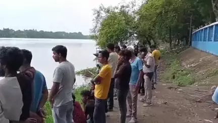 বহরমপুর: শ্মশানে শবদাহ করে এসে গঙ্গায় স্নান করতে নেমে তলিয়ে গেলো যুবক,চাঞ্চল্য বহরমপুর কলেজ ঘাট এলাকায়