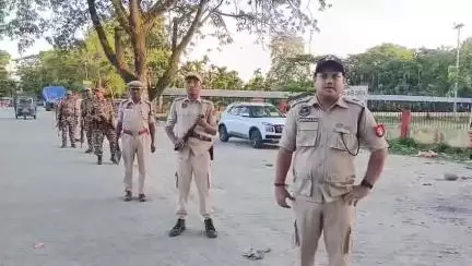 ঢেকিয়াজুলি ভাগ: আৰক্ষী জোৱানসকলক দায়িত্বৰ প্ৰতি নিষ্ঠা আৰু সক্ৰিয় কৰাৰ লক্ষ্যৰে আৰক্ষী অধীক্ষকৰ নেতৃত্বত ঢেকীয়াজুলিত আৰক্ষীৰ পদযাত্ৰা
