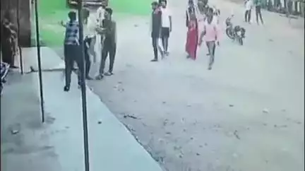 शिवपुरी नगर: ग्राम सिनावलकलां में शराब के लिए पैसे न देने पर युवक के साथ जमकर मारपीट