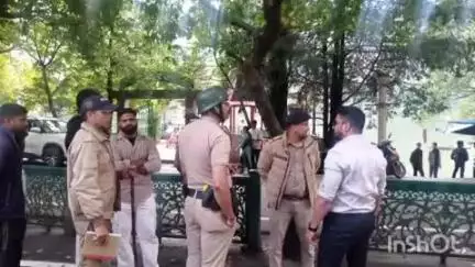 नैनीताल: SDM नवाजिश खलिक के नेतृत्व में टैक्सी और बाइक के खिलाफ सख्त कार्रवाई, 25 वाहनों के चालान किए गए