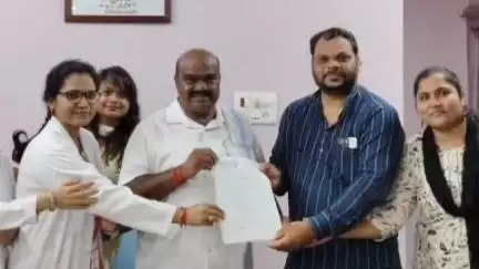 जांजगीर: एनएचएम संविदा कर्मचारियों ने जांजगीर विधायक को सौंपा 10 सूत्रीय मांग-पत्र, चरणबद्ध आंदोलन की शुरुआत की