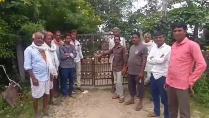 भदेसर: भदेसर के कांस्या कलां स्कूल में लापरवाह स्टाफ के खिलाफ ग्रामीणों ने जड़ा ताला, हटाने की मांग तेज