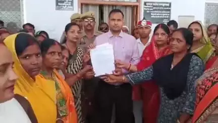 बस्ती: आशाओं ने जिला प्रशासन के माध्यम से समान कार्य, समान वेतन हेतु सीएम को भेजा ज्ञापन