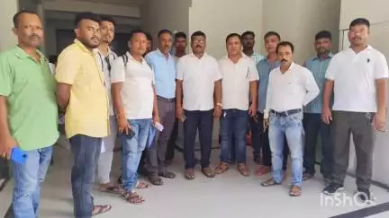 বিশ্বনাথ: পূব বিহালীত পূব বিহালী সমবায় সমিতিৰ সুলভ মূল্যৰ দোকানীসকলৰ লগত বিধায়ক দিগন্ত ঘাটোৱালৰ আলোচনা সম্পন্ন