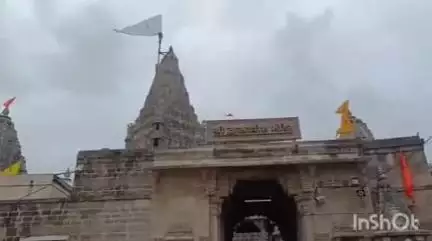 ઓખામંડળ: દ્વારકામાં  ગુરુ પૂર્ણિમાના પાવન પર્વે પર ભગવાન દ્વારકાધીશના દર્શન કરવા ભક્તોની ભારે ભીડ ઉમટી..