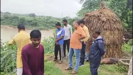 दतिया नगर: एसडीएम दतिया ने उपरायं पटवारी बलवंत सिंह बघेल को कारण बताओ नोटिस जारी किया, दो दिन में मांगा जवाब: जनसंपर्क विभाग