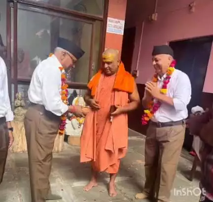 भानपुरा: गुरु पूर्णिमा पर ज्योर्तिमठ अवांतर भानपुरा पीठ में पूर्व विधायक देवीलाल धाकड़ ने युवाचार्य का स्वागत किया