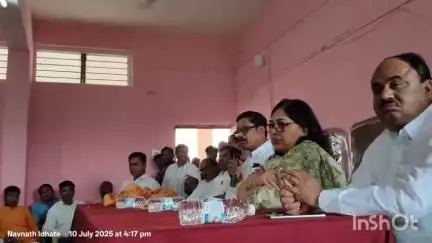 फुलंब्री: फुलंब्री पंचायत समितीच्या सभागृहात खासदार डॉक्टर कल्याण काळे यांच्या समोर शेतकऱ्यांनी वाचला समस्यांचा पाढा