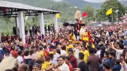 लोहाघाट:दुर्गम चढ़ाई को पार कर मां भगवती मंदिर देवीधार पहुंचे मां भगवती के डोले देवीधार महोत्सव का हुआ समापन