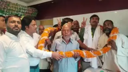 सरमेरा: सरमेरा के एक निजी होटल में अस्थवां विधानसभा के भावी प्रत्याशी ने की बैठक