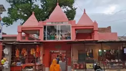 गाज़ीपुर: श्रावण मास की शुरुआत को लेकर जिला प्रशासन की तैयारी पूरी, देखें गाजीपुर के ददरीघाट गंगा तट से ग्राउंड जीरो रिपोर्ट