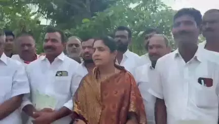 నర్సాపూర్: ప్రభుత్వం ప్రజలకు ఇచ్చిన హామీలను వెంటనే నెరవేర్చాలి ఎమ్మెల్యే సునీత లక్ష్మారెడ్డి
