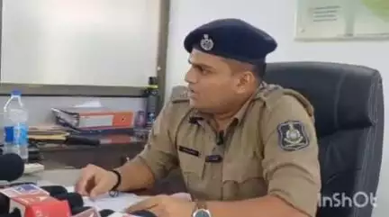 ઓખામંડળ: દ્વારકા જિલ્લામાં નશા નો કાળો કાળો બાર ઝડપાયો પોલીસે મીઠાપુરના સુરજકરાડી માંથી  ટ્રાંમાંડોલ કેપ્સુલ નો જથ્થો ઝડપી પાડ્યો