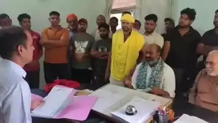 कामां: कामां में परिक्रमा मार्ग पर हलाली मीट की खुली दुकान की एसडीएम से की गई शिकायत, नहीं हुई कोई कार्रवाई