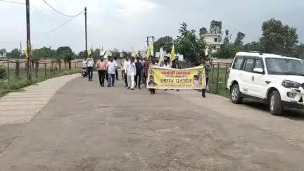 हनुमना: पटेहरा गांव से ओबीसी महासंघ के पदाधिकारियों ने 27% आरक्षण लागू करने की मांग के साथ कलेक्टर को ज्ञापन सौंपा