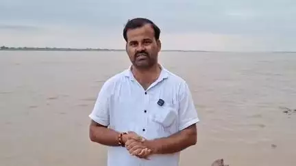 मुहम्मदाबाद: गाजीपुर में गंगा का जलस्तर 5 सेंटीमीटर प्रति घंटे की रफ्तार से बढ़ रहा है, तटवर्ती इलाकों में बड़ा खतरा