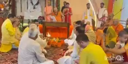 केवलारी: केवलारी विधायक ने झोतेश्वर पहुंचकर बम्हलीन जगतगुरू देव की पूजा-अर्चना की