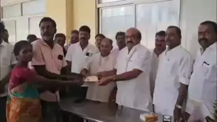 திருப்பூர் தெற்கு: எம்ஜிஆர் நகரில் சிலிண்டர் வெடித்து ஏற்பட்ட  தீ விபத்தில் பாதிக்கப்பட்ட குடும்பத்தினருக்கு எம்எல்ஏ நிவாரண உதவிகளை வழங்கினார்