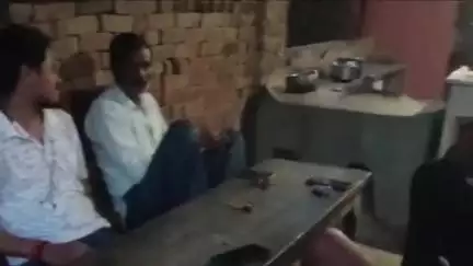 मिल्कीपुर: तुलसनपुर क्षेत्र के सबस्टेशन में विद्युत कटौती से किसान और आम जन परेशान, किसान लूज विद्युत तार का वीडियो कर रहे वायरल