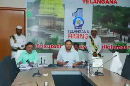 సూర్యాపేట: పంద్రాగస్ట్ నాటికి భూ సమస్యలు పరిష్కరించాలి: కలెక్టర్ తేజస్