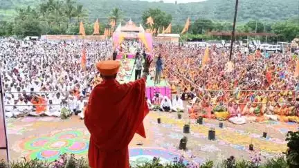 खुलताबाद: गुरुपौर्णिमेनिमित्त वेरूळ येथे भक्तांची महासमागम; भस्मस्नान, पादुका पूजन आणि कावड यात्रेने सोहळा उजळला