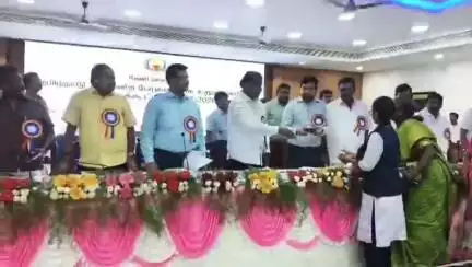 தேனி: தேனி கலெக்டர் அலுவலக புதிய கூட்ட அரங்கில் தமிழ்நாடு சட்டமன்ற பேரவை அரசு உறுதிமொழி குழுவின் ஆய்வுக் கூட்டம் நடந்தது