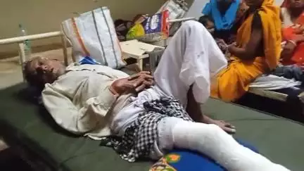 पिपरई: भटोली गांव में बाइक के पहिये में पैर आने से बाइक सवार वृद्ध घायल
