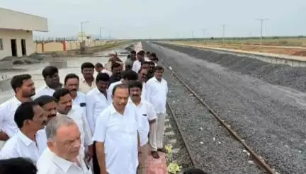 కనిగిరి: కలగట్ల వద్ద నడికుడి, శ్రీకాళహస్తి రైల్వే లైన్ నిర్మాణ పనులను పరిశీలించిన ఒంగోలు ఎంపీ మాగుంట శ్రీనివాసులు రెడ్డి