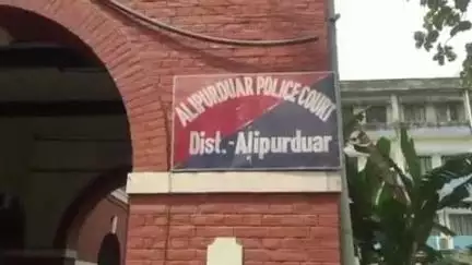 আলিপুরদুয়ার ১: ব্রাউন সুগার সহ গ্রেপ্তার দুজনকে পাঁচ দিনের জন্য পুলিশ হেফাজতে নিল বীরপাড়া থানার পুলিশ