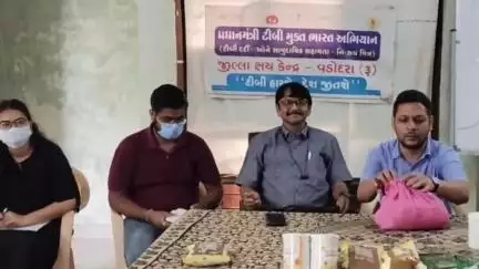 કરજણ: કરજણ બ્લોક હેલ્થ ઓફિસ ખાતે ટીબીઓના દર્દીને પૌષ્ટિકિટનું વિતરણ