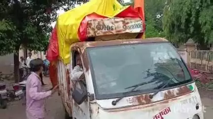 अकोट: गुरुपौर्णिमेच्या पार्श्वभूमीवर रायमलबुवा यांची दिंडी गुरुभेटीसाठी नानासाहेब मंदिर येथे पोहचली