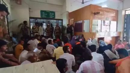 परभणी: मूलभूत नागरी सुविधांसाठी नागरिकांचे मनपा कार्यालयास घेराव आंदोलन #Jansamasya
