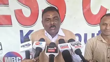 କୋରାପୁଟ ସହର: ବ୍ୟବହାର ପରେ ଆର‌ଏମସି ଦେଉନାହିଁ କ୍ଷତିପୂରଣ, କୋରାପୁଟ ପ୍ରେସ କ୍ଳବରେ ସାମ୍ବାଦିକ ସମ୍ମିଳନୀରେ ସୂଚନା ଦେଲେ ପୁର୍ଣ ପାଙ୍ଗି