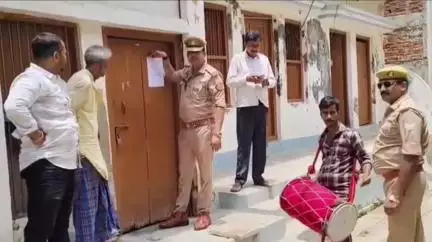 मेहनगर: एलवल निवासी गैंगेस्टर एक्ट के मामले में फरार आरोपी के घर पुलिस ने 82 सीआरपीसी की नोटिस की चस्पा, कार्रवाई से मचा हड़कंप