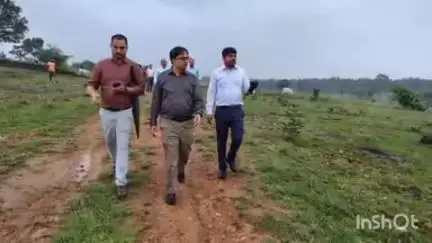 रामगढ़: भुचूगडीह क्षेत्र: सीसीएल खदान में आग लगने पर उपायुक्त ने किया निरीक्षण, महाप्रबंधक को दिए निर्देश