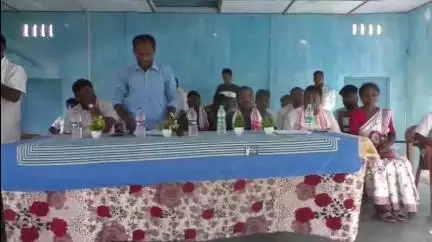 ডুমডুমা: কাকজানত আছা তিনিচুকীয়া জিলা সমিতিৰ সম্পাদক জাৰ্নেল মিঞ্জৰ উপস্থিতিত  আছা  আৰু আদিবাসী জানি শক্তি সংগতিৰ ইউনিত গঠন