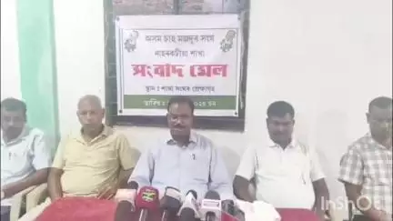 নাহৰকটীয়া: মহিলাক অশ্লীল প্ৰস্তাৱ দিয়াৰ অভিযোগ‌ উখাপিত হোৱা পাছতেই শাখা সংঘৰ প্ৰেক্ষাগৃহত সংবাদমেল চাহ ম:স:সম্পাদকৰ
