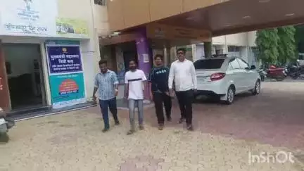 जालना: खाजगी शिक्षण संस्थेने ३९ लाख रुपये कोणत्या खात्यातून खंडणी दिली याची चौकशी करा, विद्यार्थांचे जिल्हाधिकाऱ्यांना निवेदन