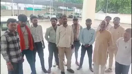जौरा: जौरा एसडीएम कार्यालय पर ओबीसी महासभा के कार्यकर्ताओं ने मांगों को लेकर दिया ज्ञापन