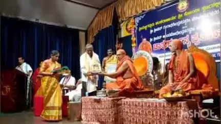 ಶಿರಸಿ: ಸಮಾಜದ ಸ್ವಾಸ್ತ್ಯ ಕಾಪಾಡುವುದು ಧರ್ಮಪೀಠಗಳ ಕರ್ತವ್ಯ : ತಾಲೂಕಿನ ಸೋಂದಾ ಸ್ವರ್ಣವಲ್ಲೀ ಮಠದಲ್ಲಿ ಗಂಗಾಧರೇಂದ್ರ ಶ್ರೀ