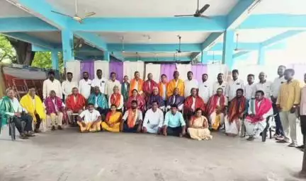 పెద్దపల్లి: పట్టణంలో గురు పౌర్ణమి సందర్భంగా బీజేపీ ఆధ్వర్యంలో గురువులకు ఘనంగా సన్మానం