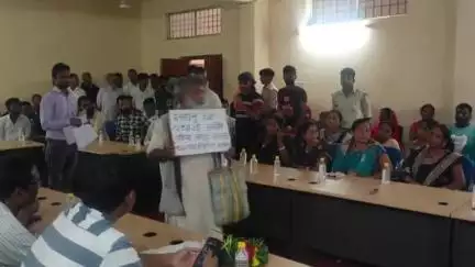 कान्हाचट्टी: उपायुक्त ने कान्हाचट्टी प्रखंड का दौरा किया, जनता दरबार में ग्रामीणों की फरियाद सुनी