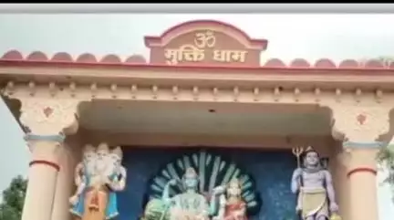 देपालपुर: देपालपुर के मुक्तिधाम में भक्तों का जमावड़ा, मौनी बाबा के आश्रम के दर्शन करने पहुंच रहे हैं लोग